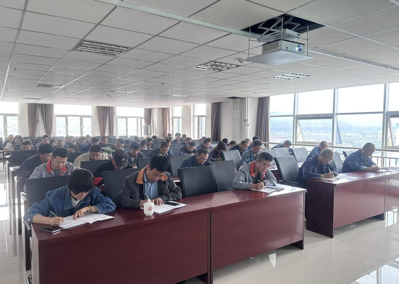 廉當(dāng)&ldquo;鐮&rdquo;可以除雜念   欲為&ldquo;獄&rdquo;勢(shì)必積災(zāi)難 &mdash;&mdash;集團(tuán)紀(jì)委書記為物產(chǎn)工投公司黨員干部、關(guān)鍵人員 授主題教育廉政專題黨課