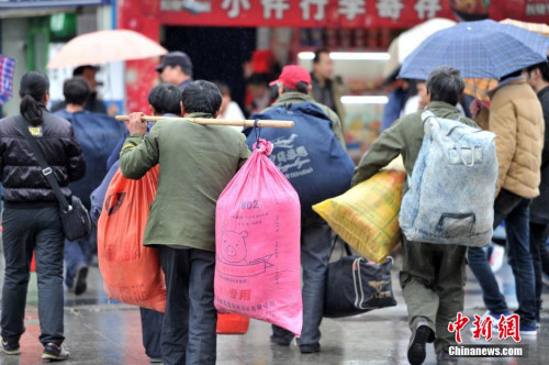 聚焦春節(jié)&ldquo;恐歸族&rdquo;：近鄉(xiāng)情怯，恐懼何來？(圖)